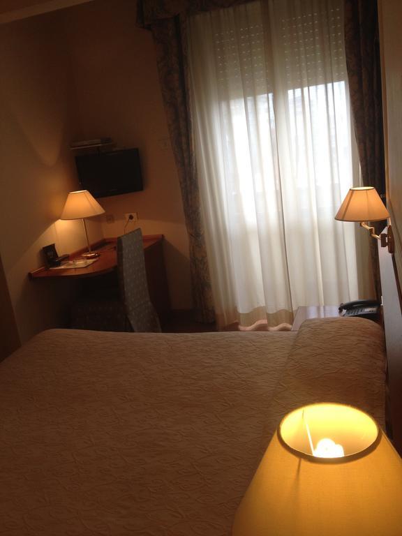 Hotel Cristallo Fano Zimmer foto